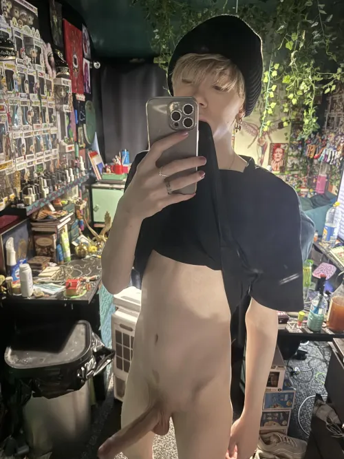 You guys like my room? ;)