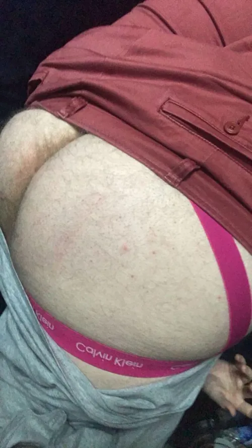 You pulling the shorts the rest of the way off bro?