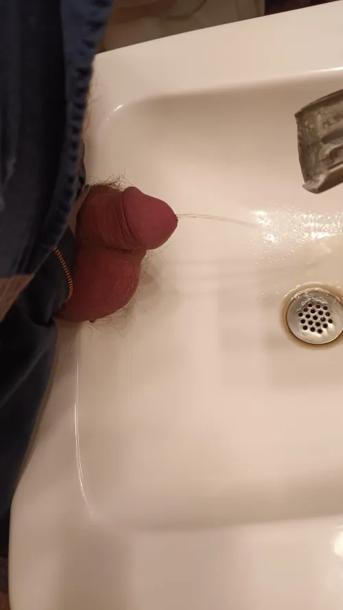 Another sink piss
