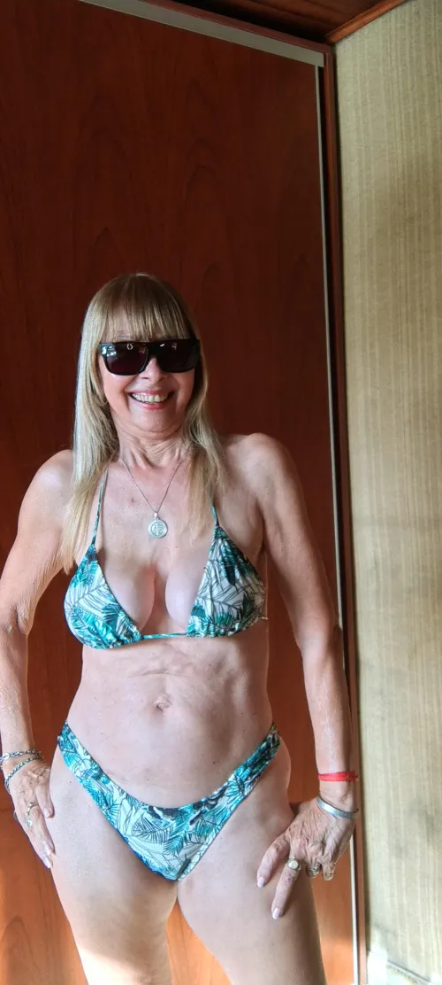 Do you still find this 65-year-old grandmother sexy, yes or no?