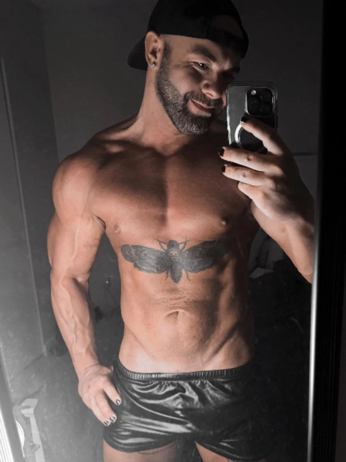 Big muscles big…😏