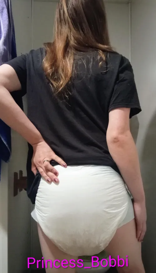 My diaper is all poopy. Can I had changies now, pease?? 🥺