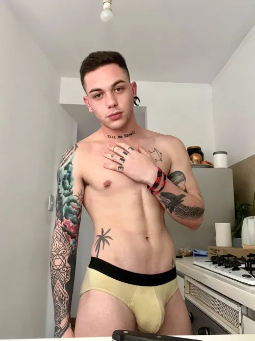 New here… bringing you my sexiest side 😏