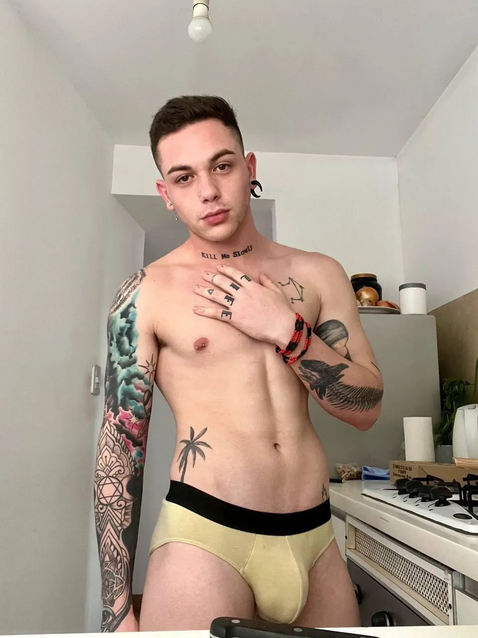 New here… bringing you my sexiest side 😏