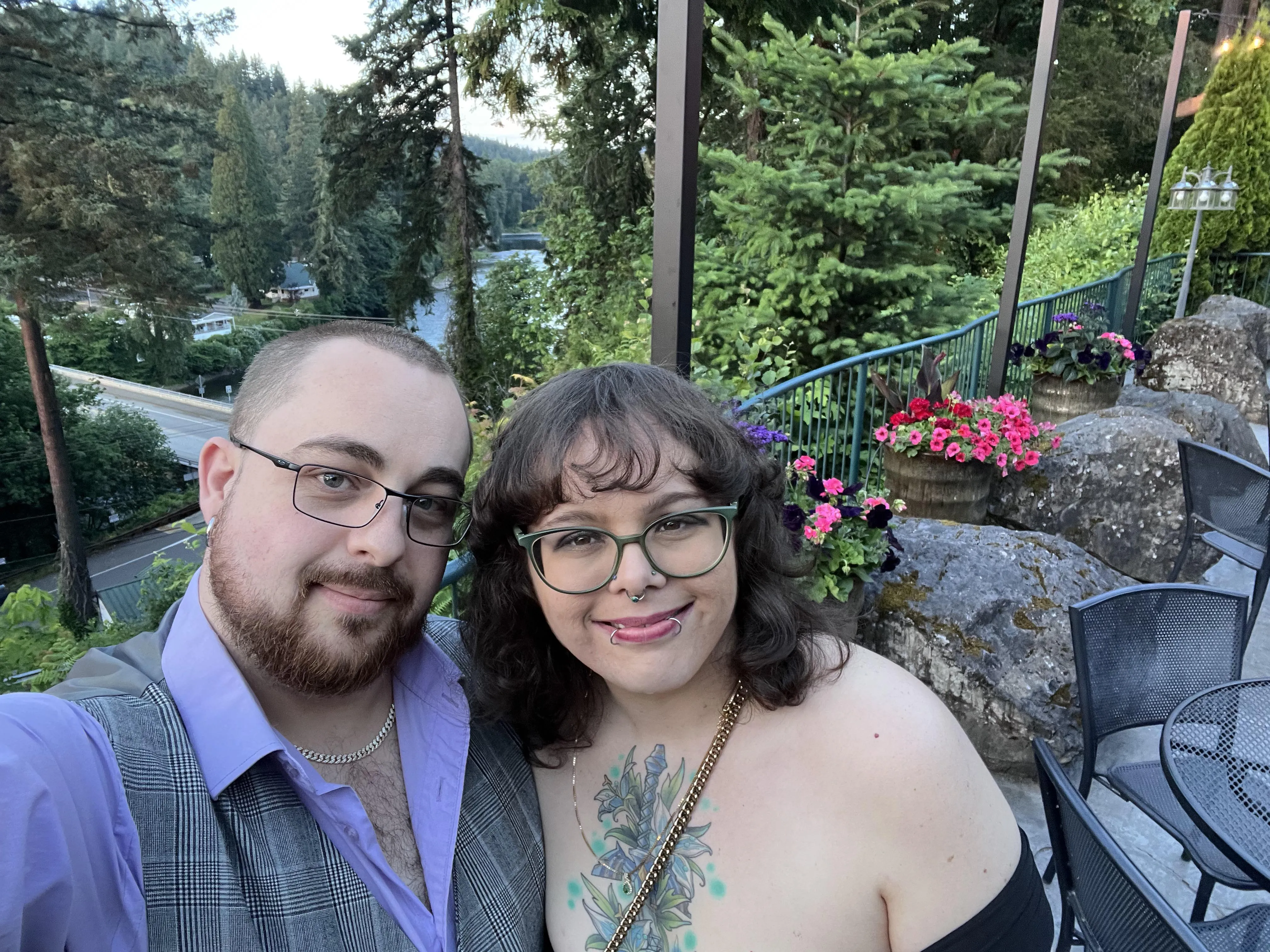 [MF4A] PDX 30s couple looking for any laid back singles or couples.