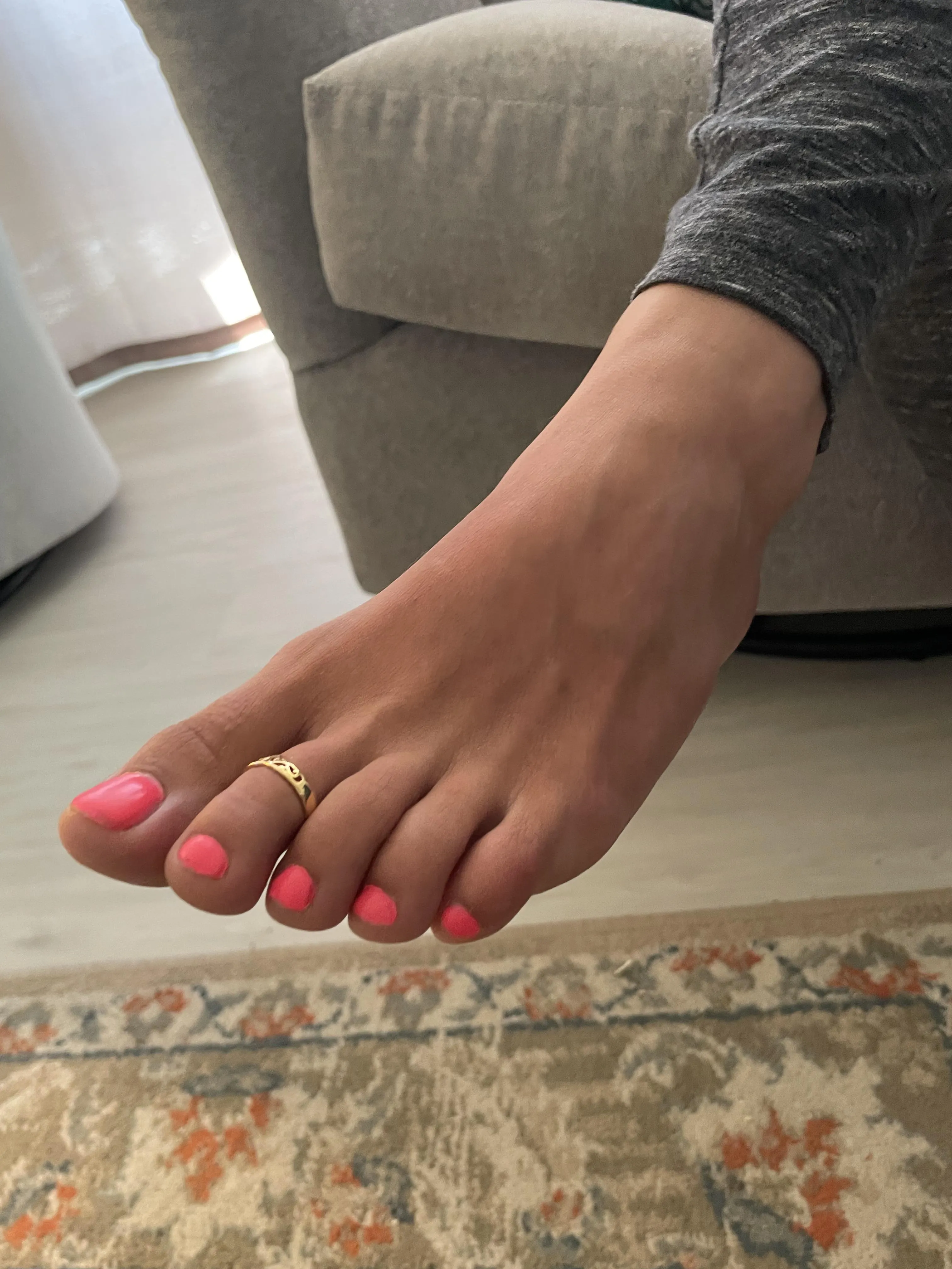 My toes need a mouth to be in