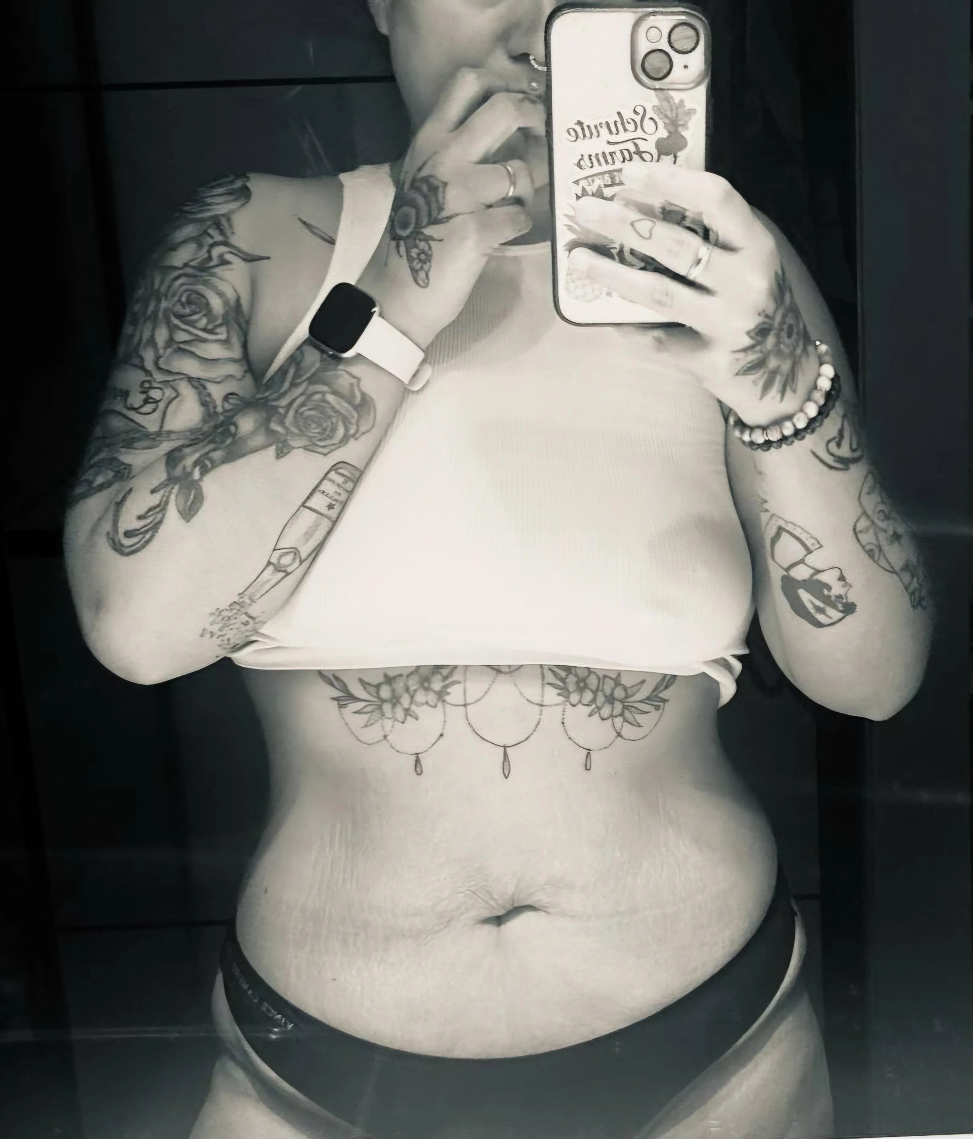 Tattooed curvy mommy 😘