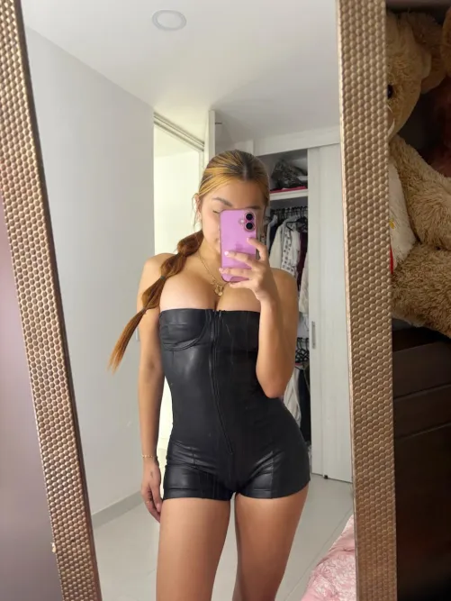 the mirror and i are both a little obsessed rn