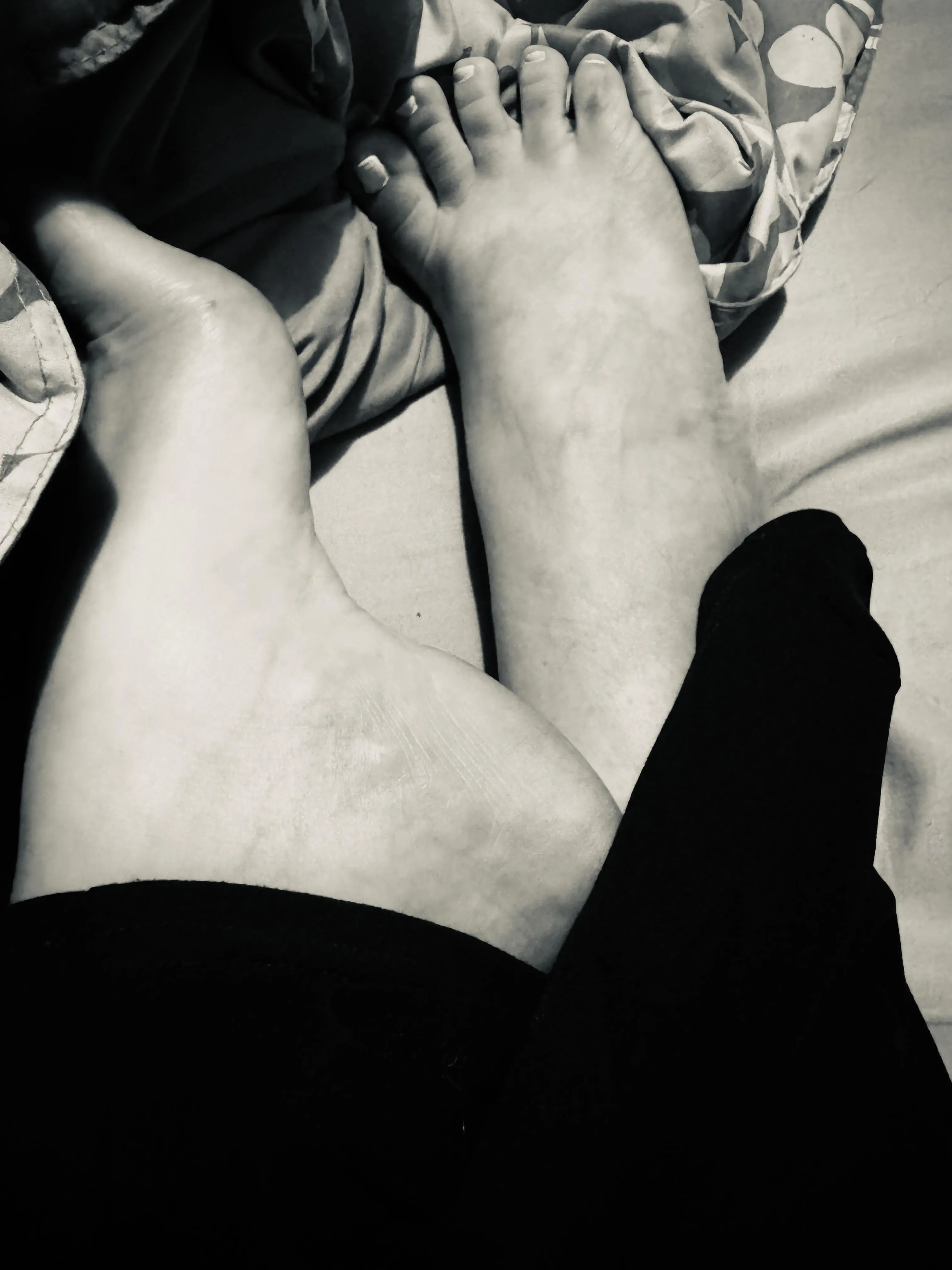 Worship mommy’s feet and be a good little boy 😈