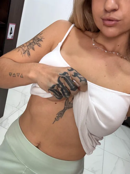 Chaque image cache un peu de folie