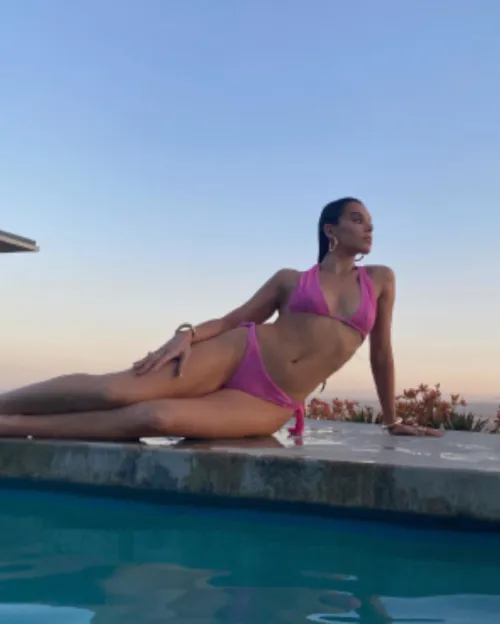 Hailee’s nips poking through her bikini