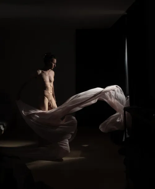 It’d be interesting to meet a guy who wouldn’t mind me watching him with a girl during sex