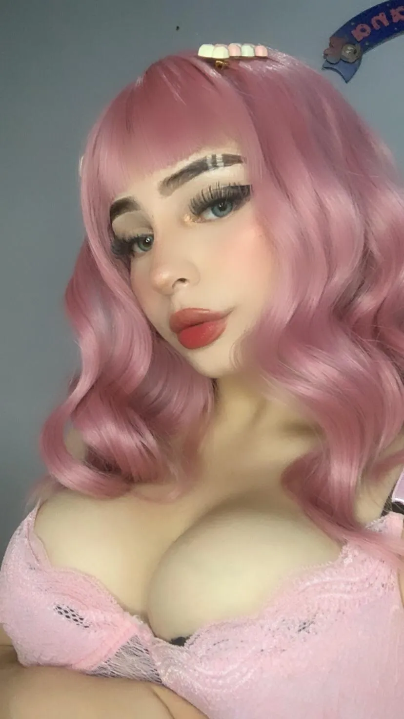 looking for a little distraction to help me forget my fucking cheating ass boyfriend