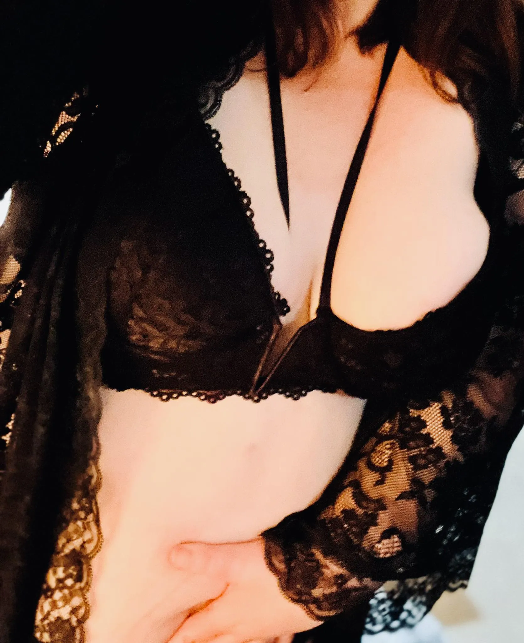 The girls are bursting to come out.. what would you like to do to them?! (MF)  🤭💋