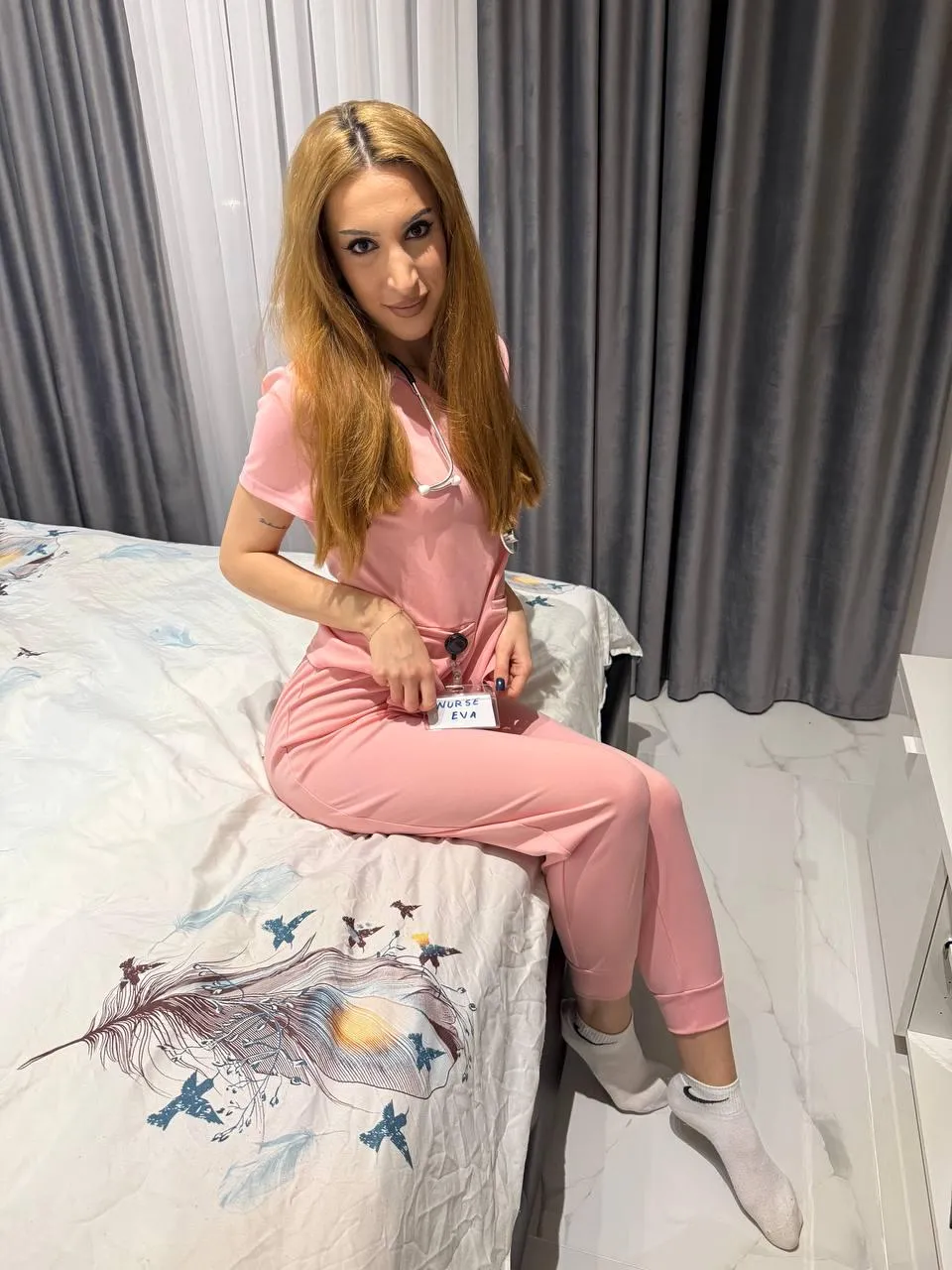 This nurse knows exactly how to make you feel better. 💋