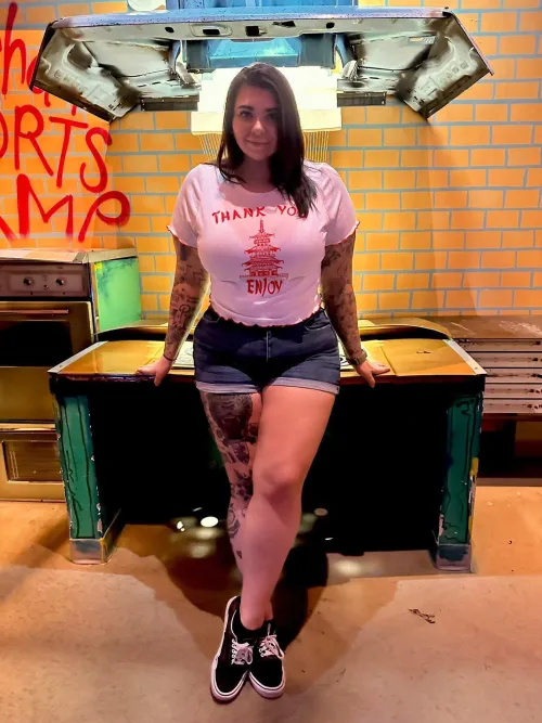 32F [F4F] Spokane.  Looking for my first experience