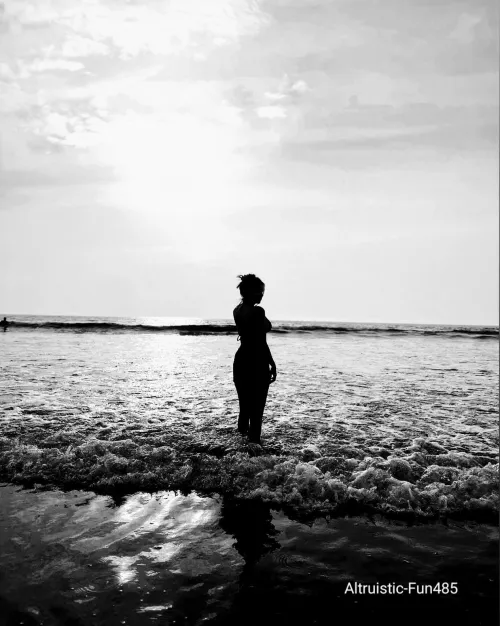 Let your shadow speak for you!