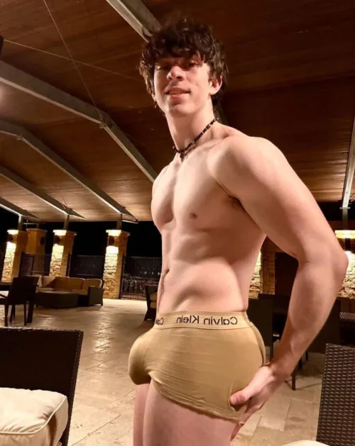 [M4A] looking for anyone playing F or m to rp with me I have refs or bring your own that’s me below