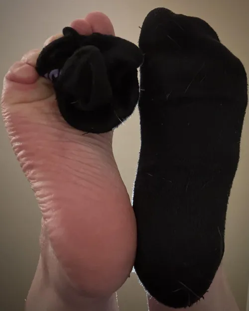 Taking off my gym socks one at a time 😮‍💨