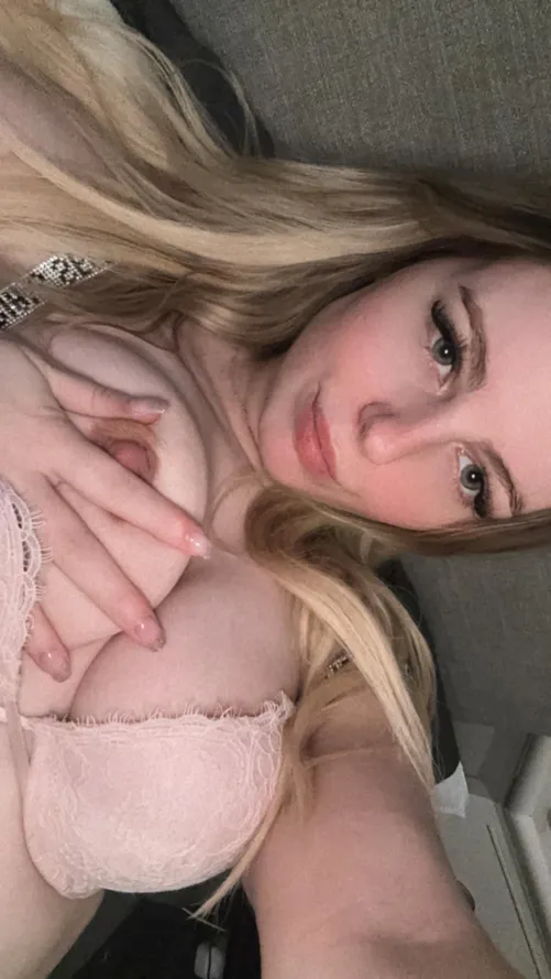 Imagine me squirting all over your tongue