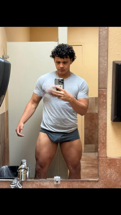 20 [M4F] #miami, fl -jacked teen with strong handsome genes!!
