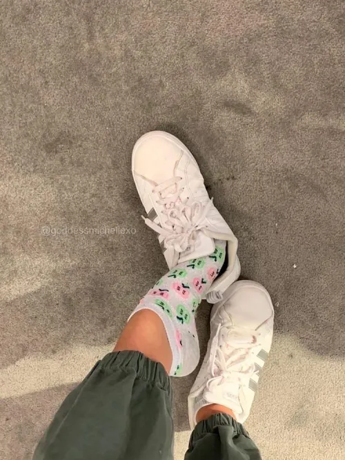 A bit of shoes and socks again since you guys enjoyed yesterday’s post 😌 [F]