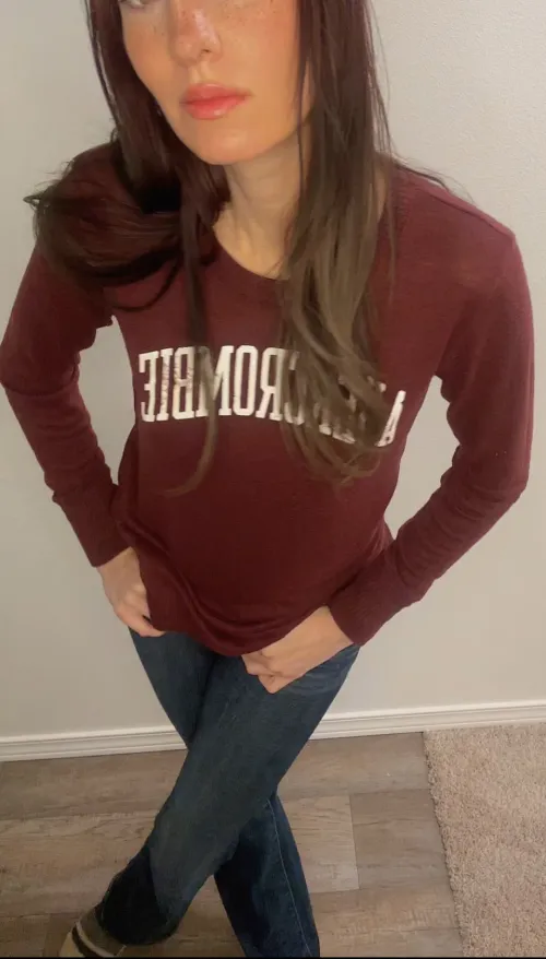 Answer me quickly. Will you fuck me yes or no😈