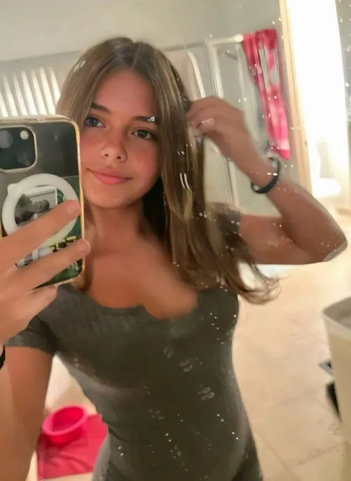 how long will this outfit survive on me if we’re on a date?