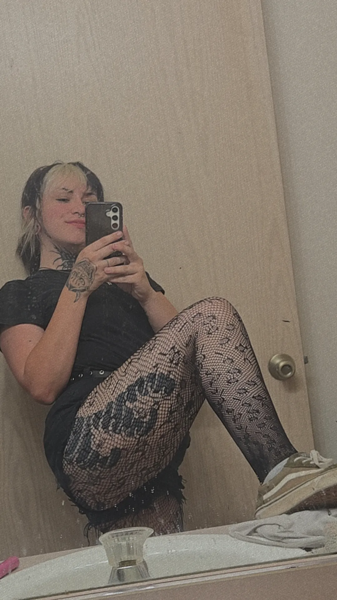 Just me and you in this dive bar bathroom. ❤️