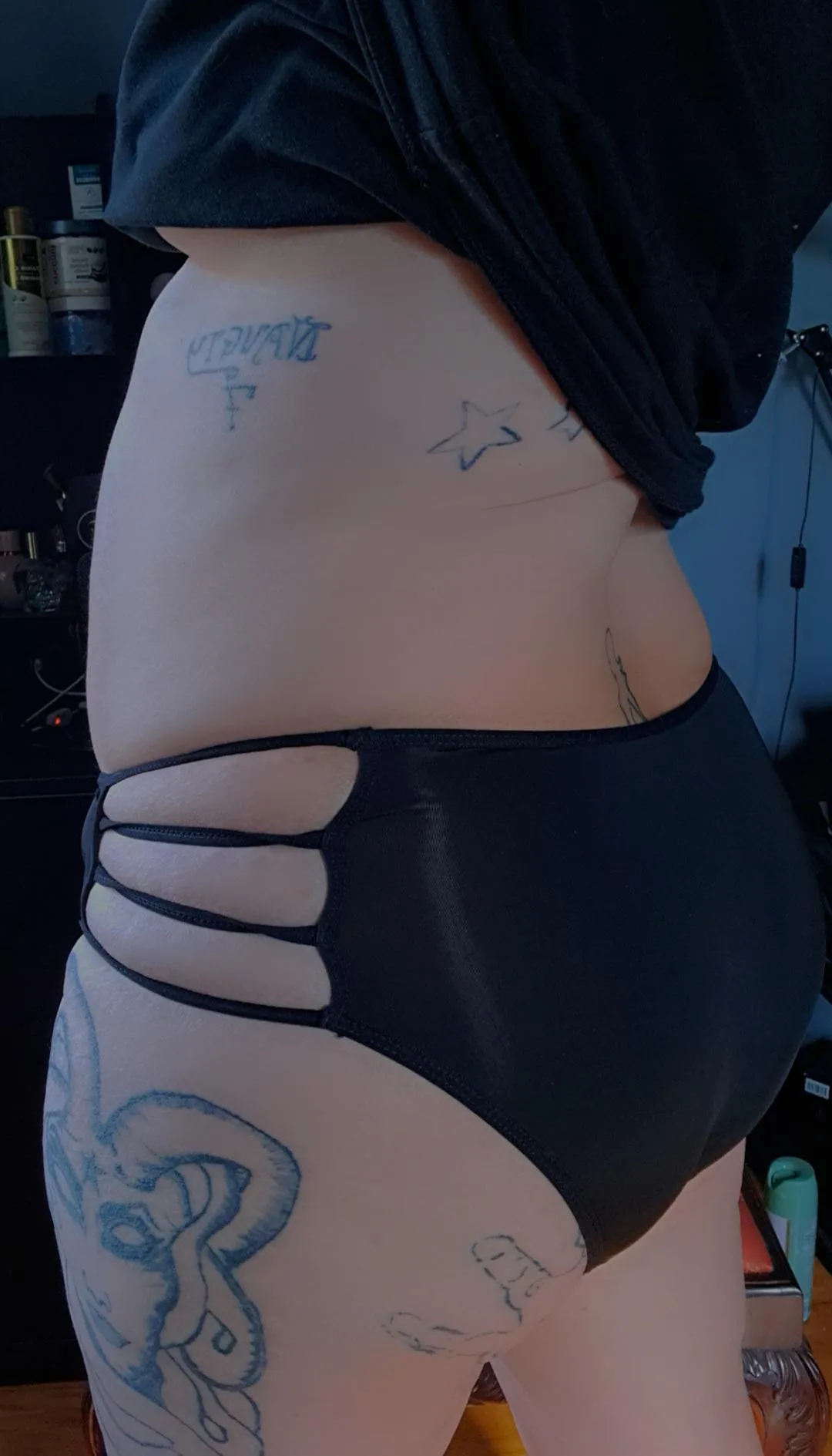 [Selling] Sweaty soccermom panties! [US] Fetish add-ons, 5 star FBC rated seller, and lots to choose from! Ask to see my panty drawer today!