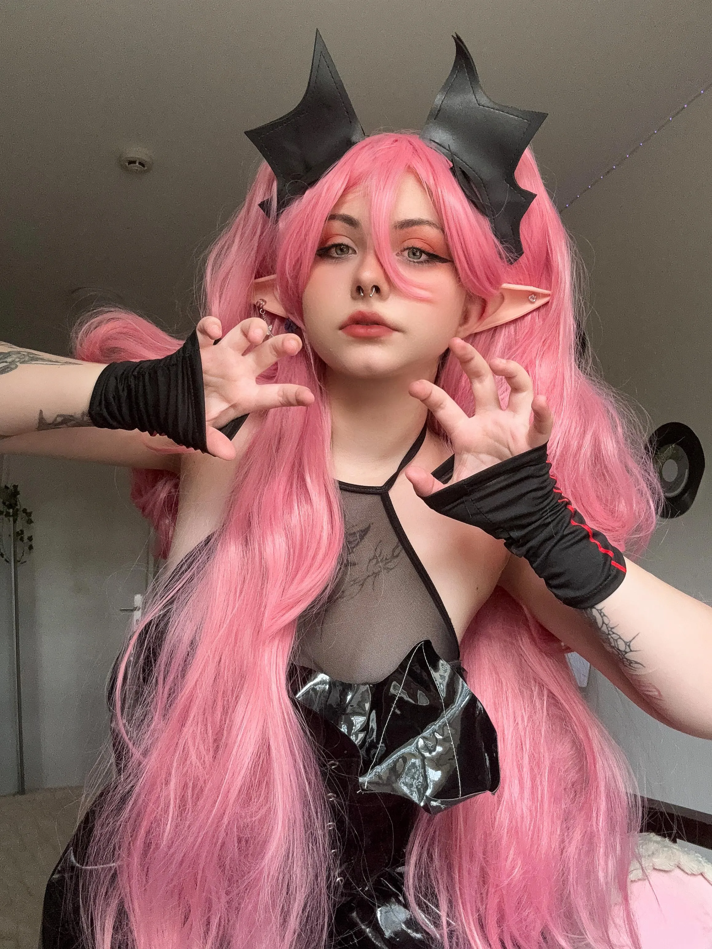 Krul Tepes by Kikumori