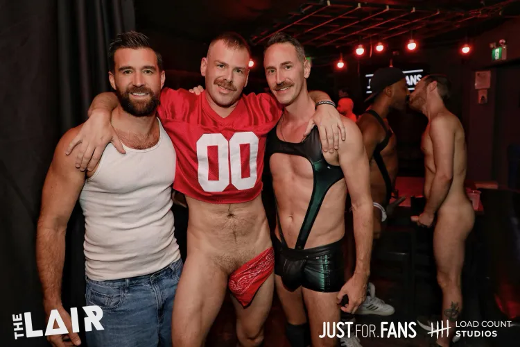 My new favourite photobomb