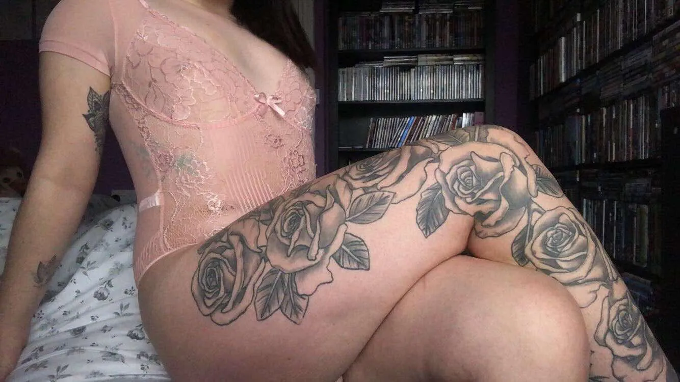 23 [T] looking for friends😉 send me your pics