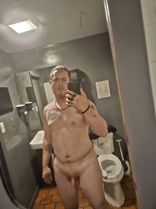 25[M4F] Looking to explore the submissive side of being a switch