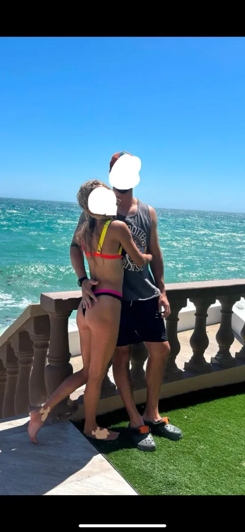 31 married couple. Pretty new to this. Looking for couple or select singles. Ideally for a longterm fwb :) mesa