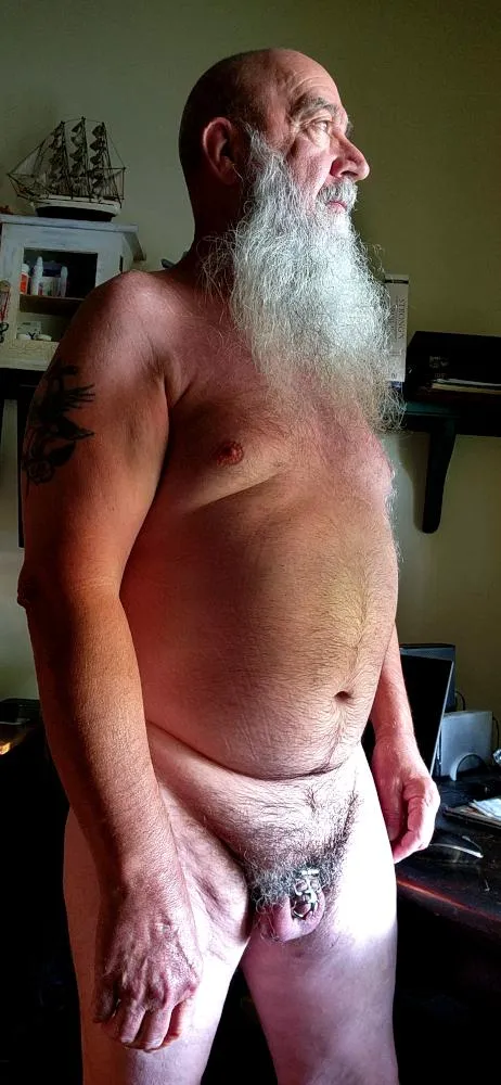 [61] I See a Bad Storm Rising. Two Years Beard Growth. Day 132 Locked in Chastity.