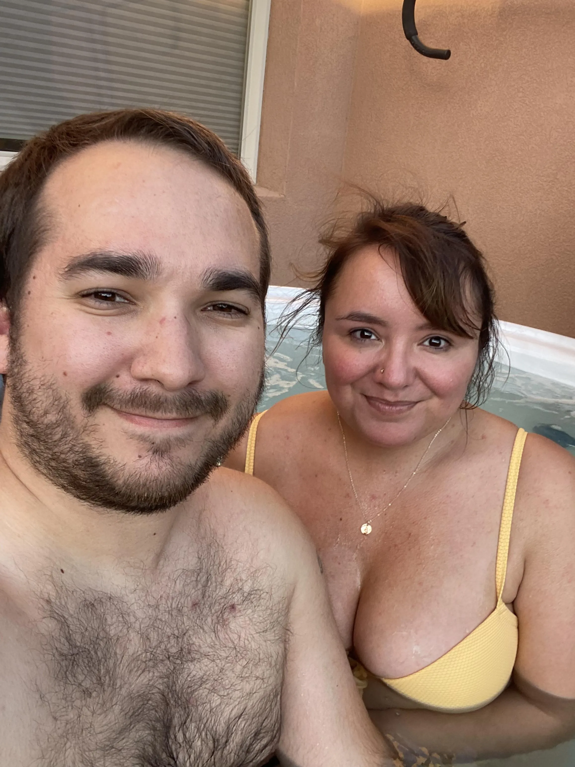 Bi couple looking for Saturday night date