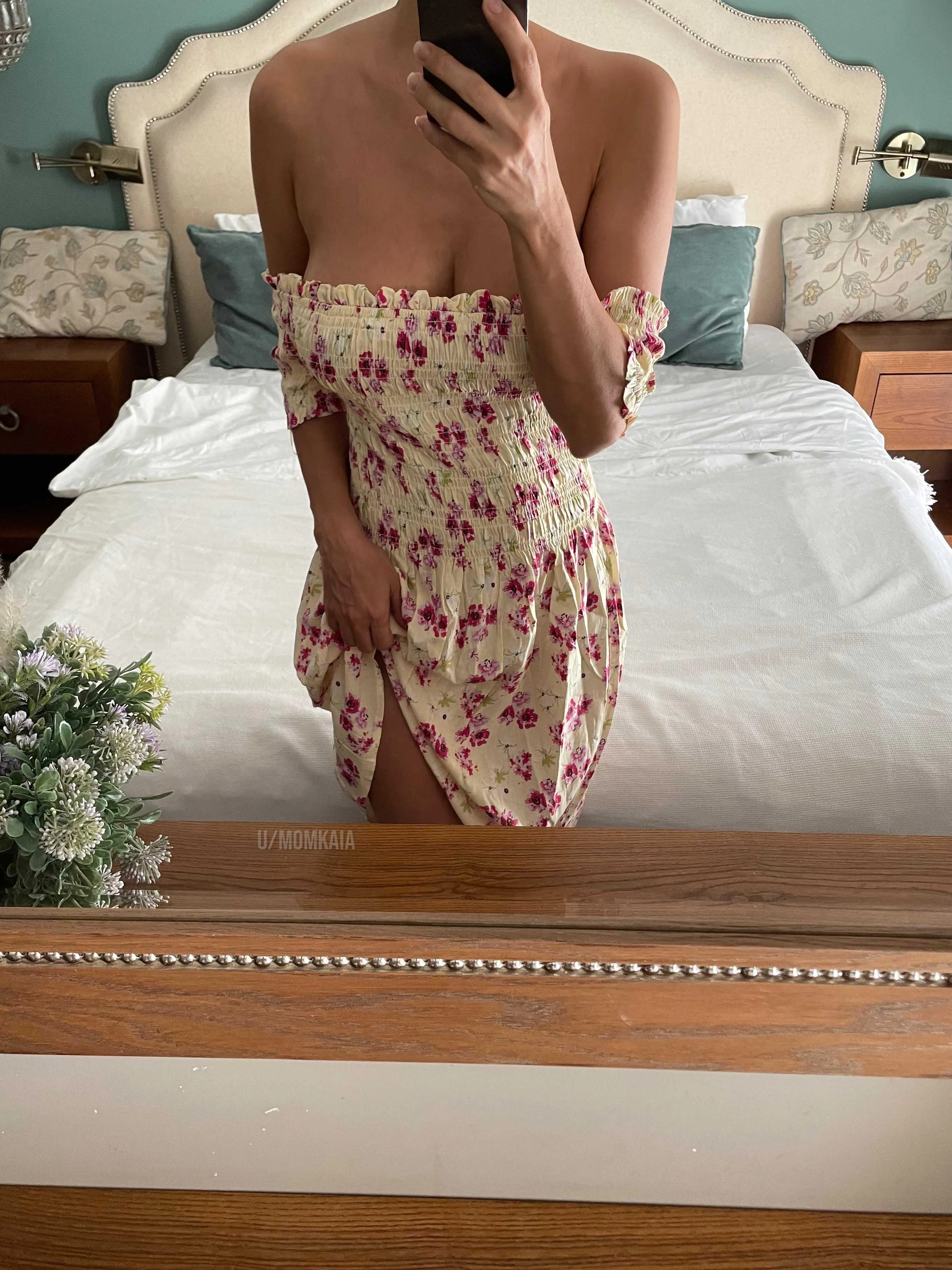 Braless is how sundress is meant to be worn