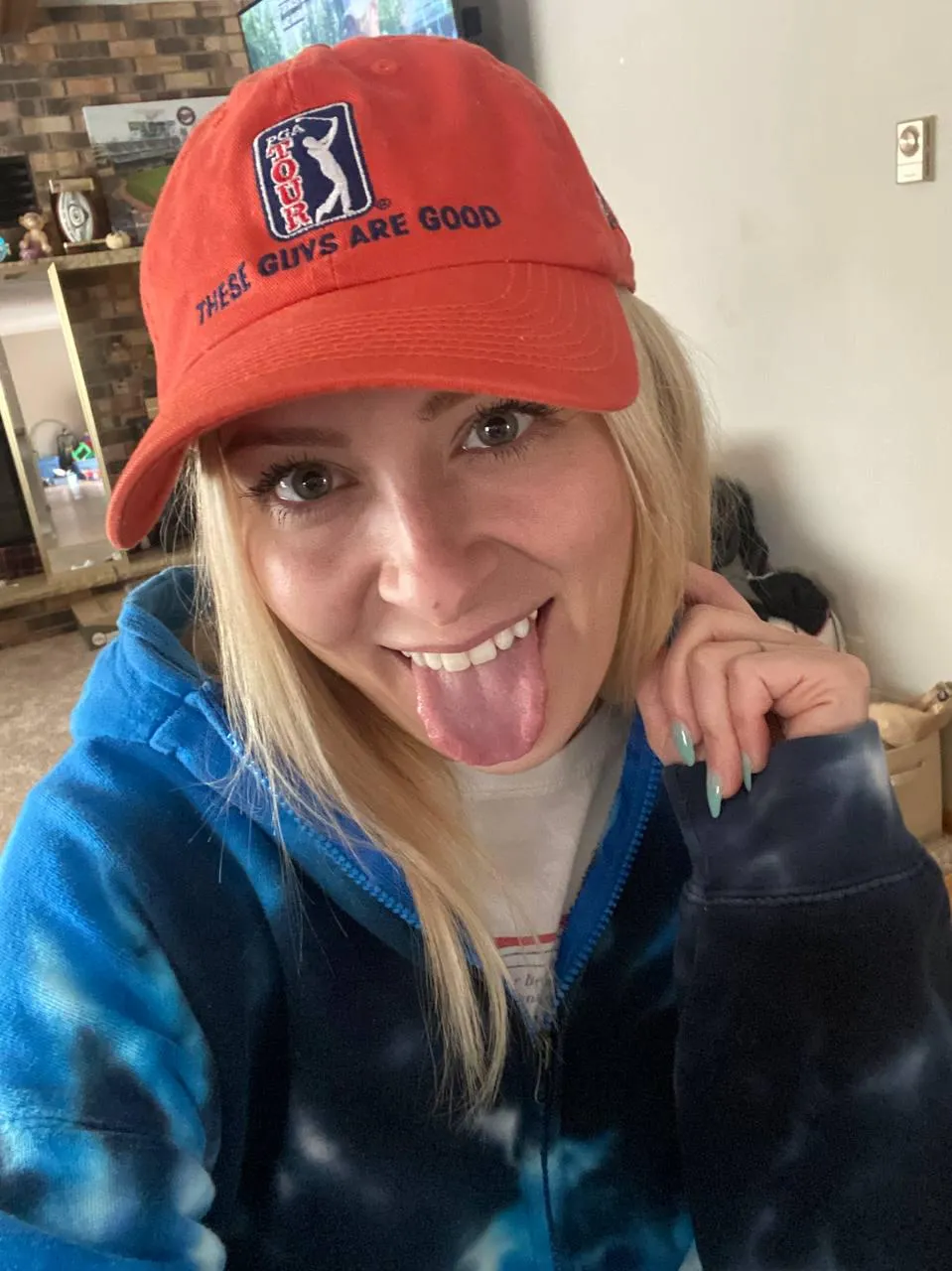 do i make you horny? 😈