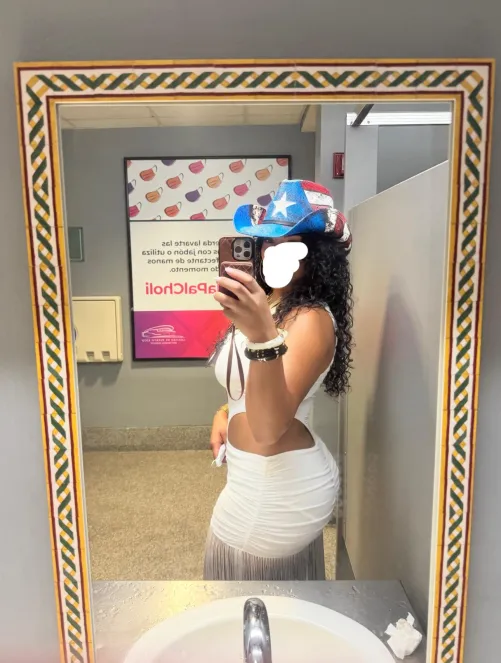 [MF4MF] [MF4F] [DC] adventurous couple looking to have drinks and vibe with another couple or unicorn.