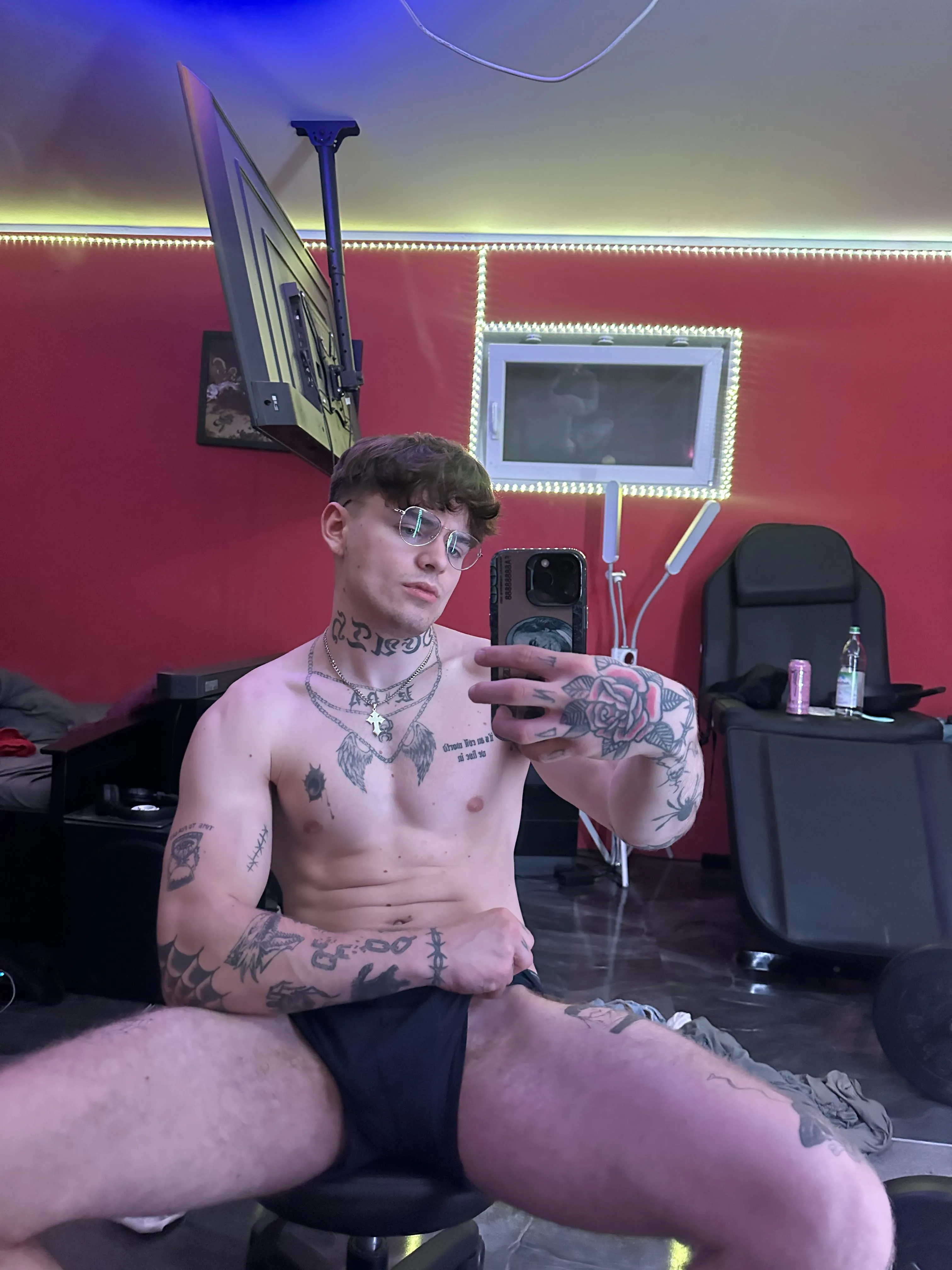 can u handle a big guy who fucks hard ?