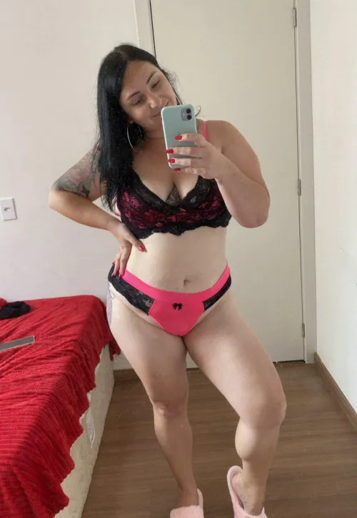 Mommy’s tits look good in lace