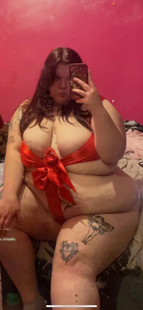 waiting for you to unwrap me 🎁😜