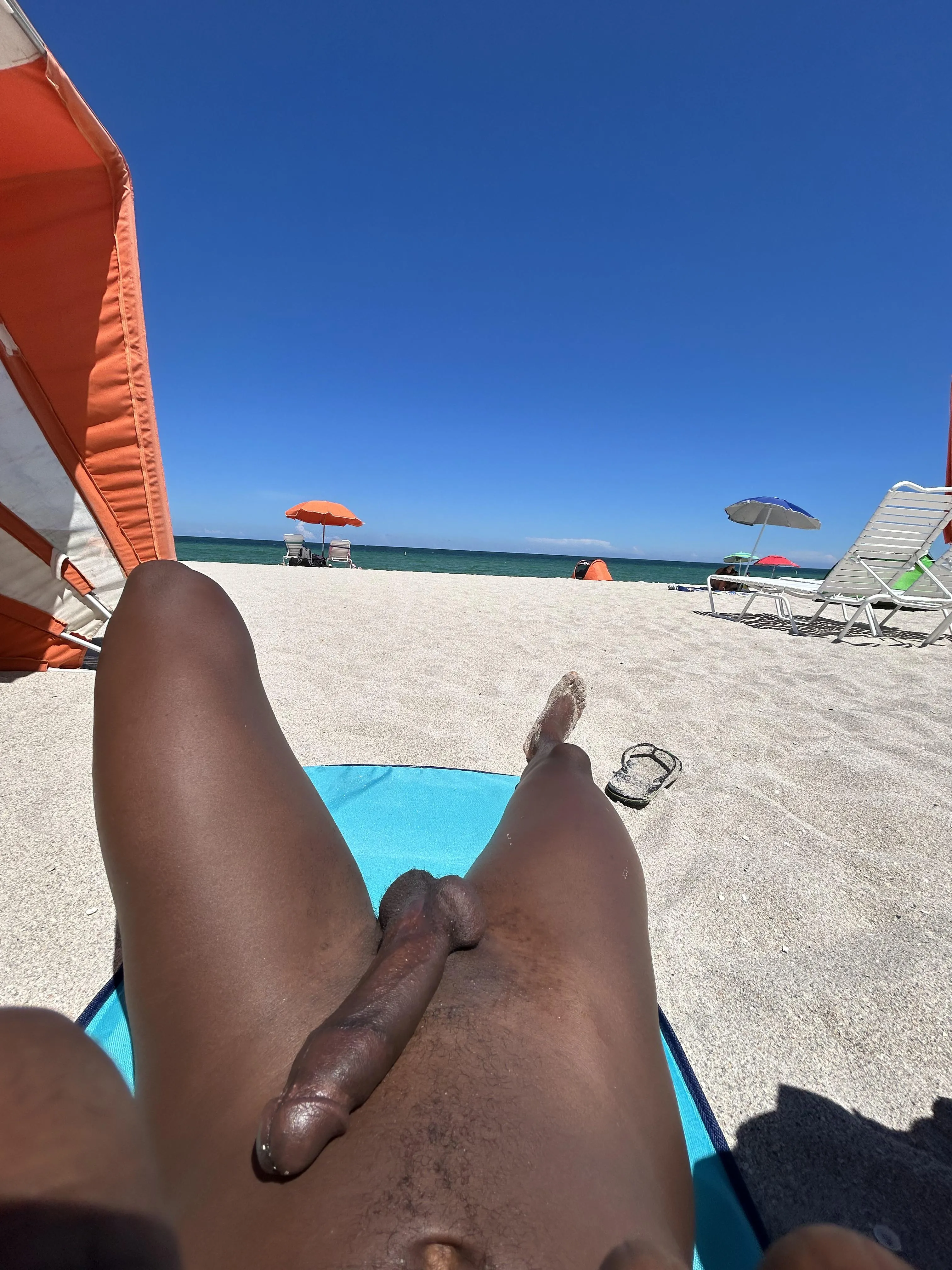 (20) Cum join me on the beach😏