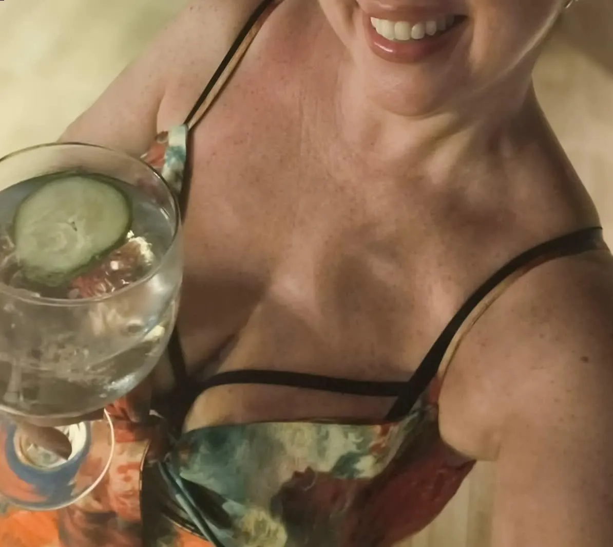 Confidence hits different in ur 50s, who’s ready to handle a woman that knows exactly what she wants?