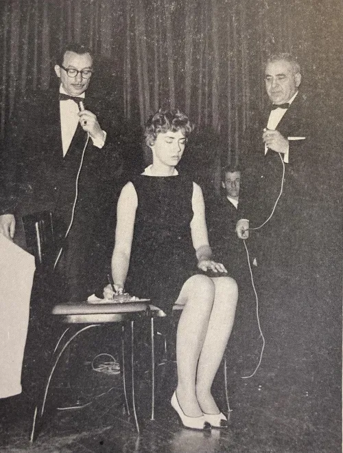 Hypnotist Harry Arons in Action (1961)