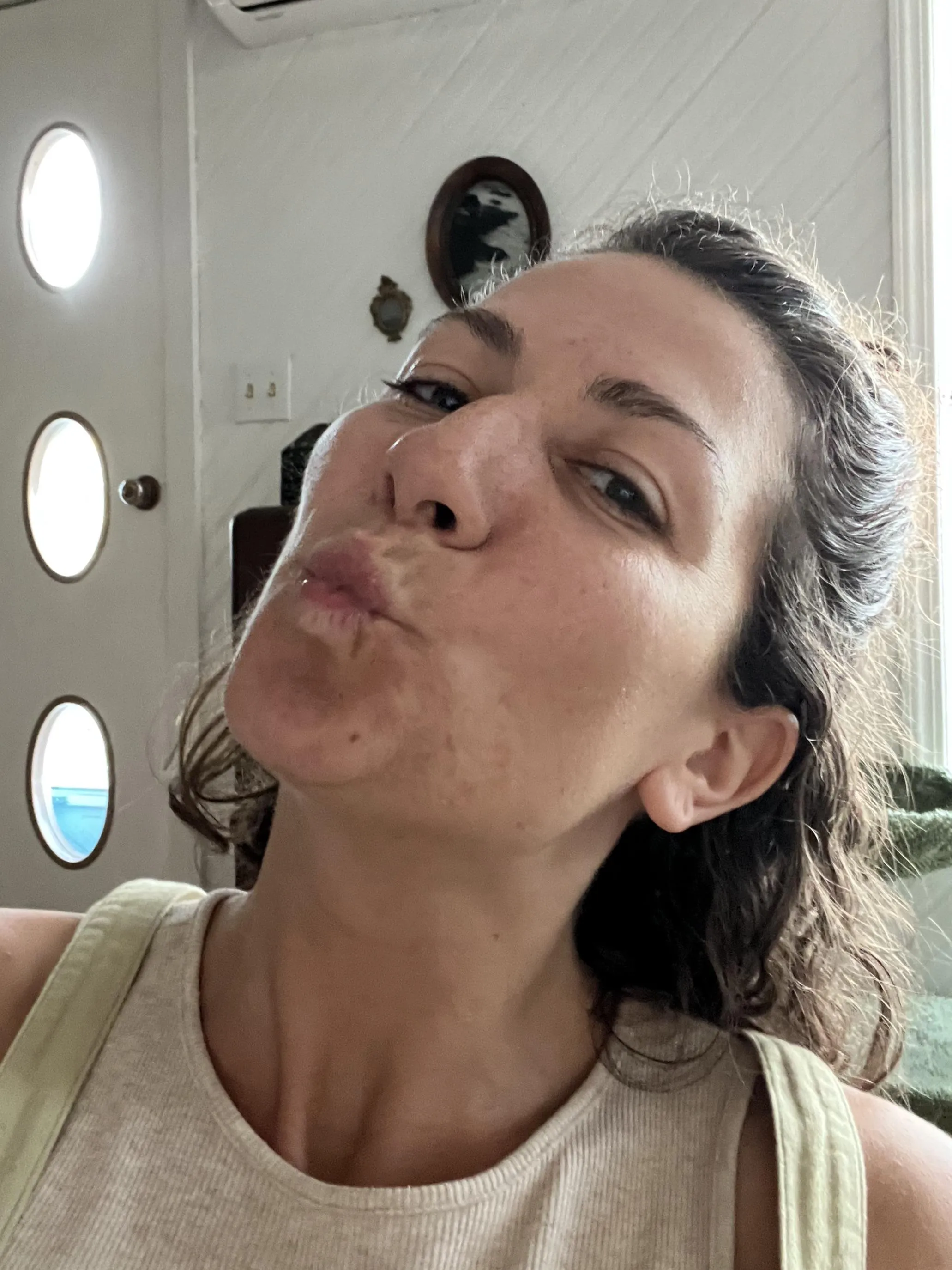 Love you all 😘 [f]