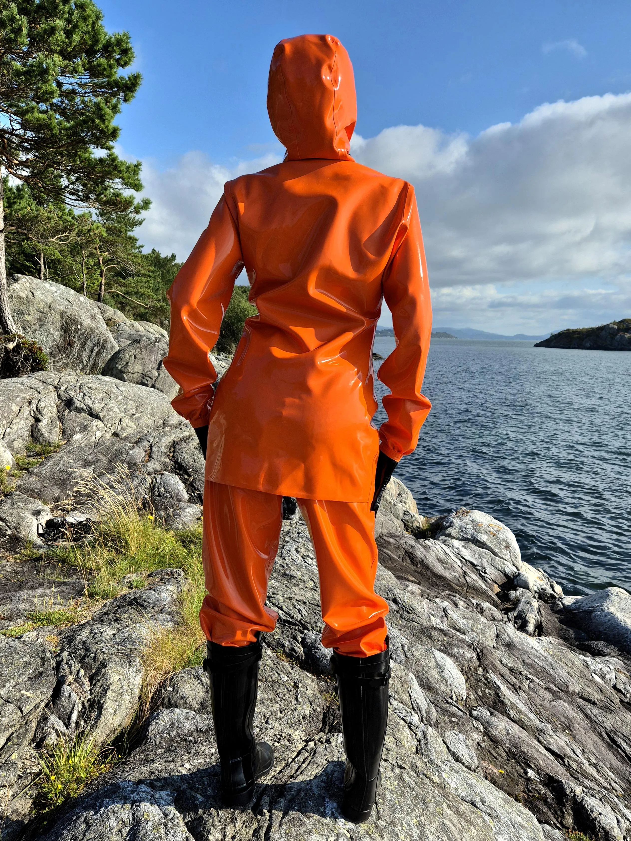 Outdoor latex rainwear!