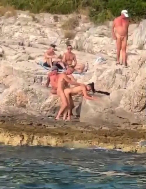 Sex on the beach on the rocks😜