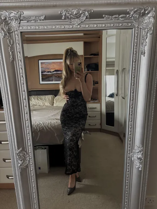 Slutty or classy girls? (F28)